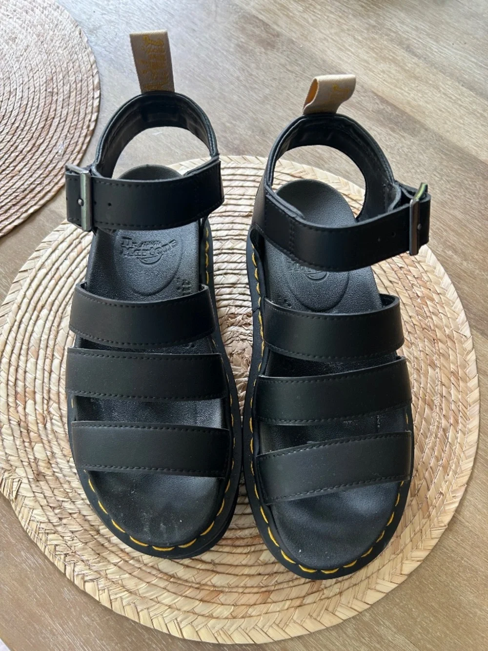 DR MARTENS BLAIRE SANDALS - SIZE 37